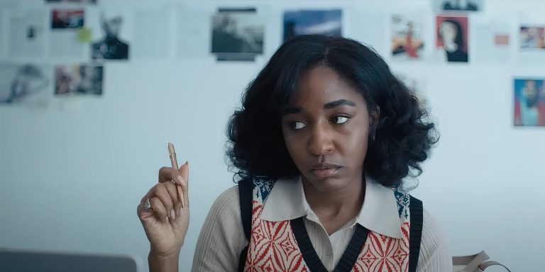 Ayo Edebiri Compartilha Sua Reação a Ameaças de Morte e Racismo Após Rumores Sobre o Reboot de Piratas do Caribe