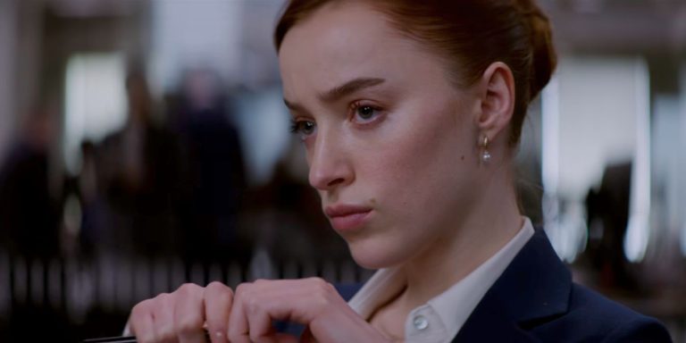 Atraso na estreia do filme de thriller de sobrevivência de Phoebe Dynevor é anunciado pela Sony, agora programado para 2026